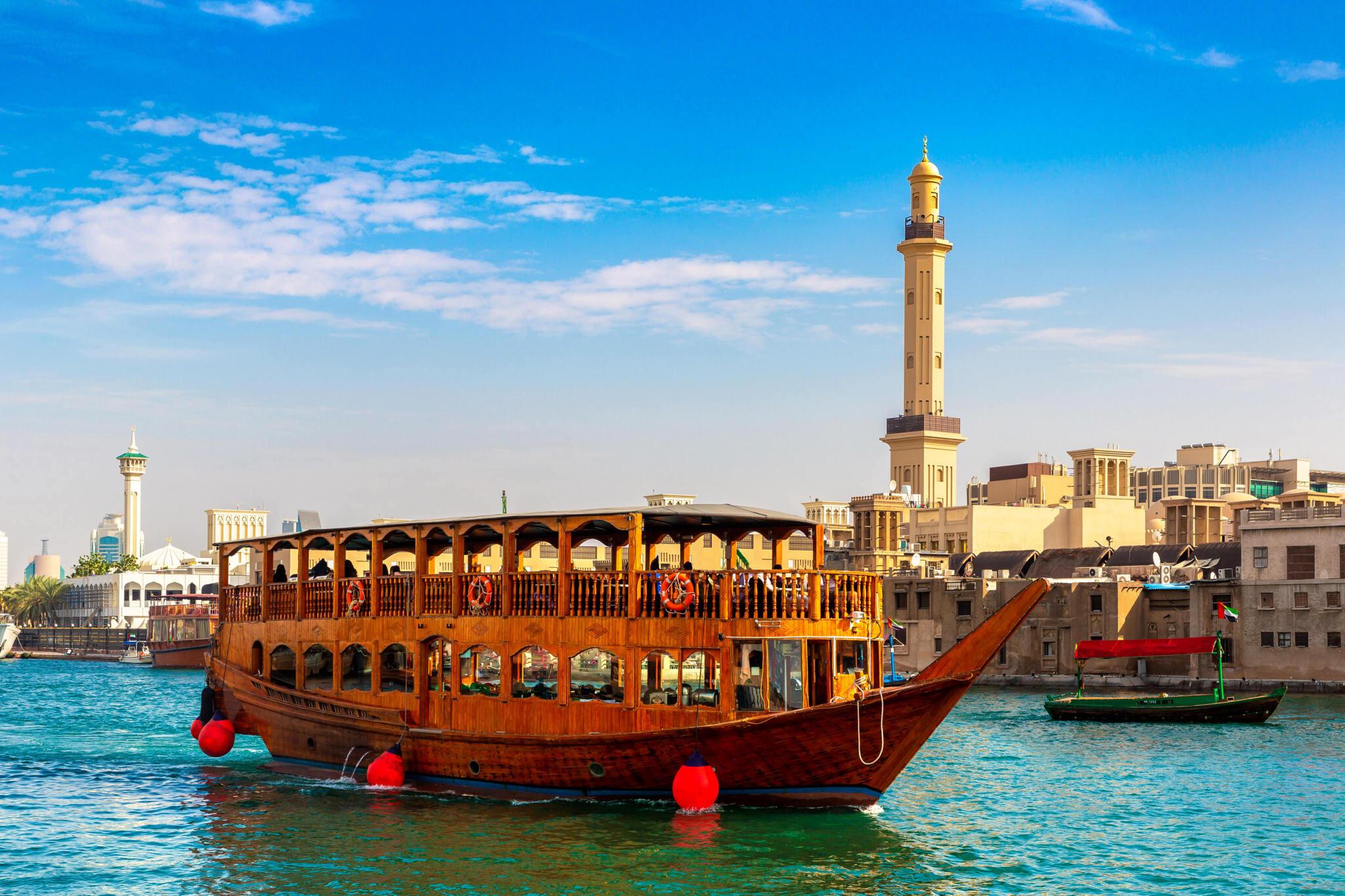 Dhow Cruises in dubai,